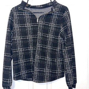 W5 Woman's Plaid Black/White Zipper Quarter Sleeve Blouse Small
